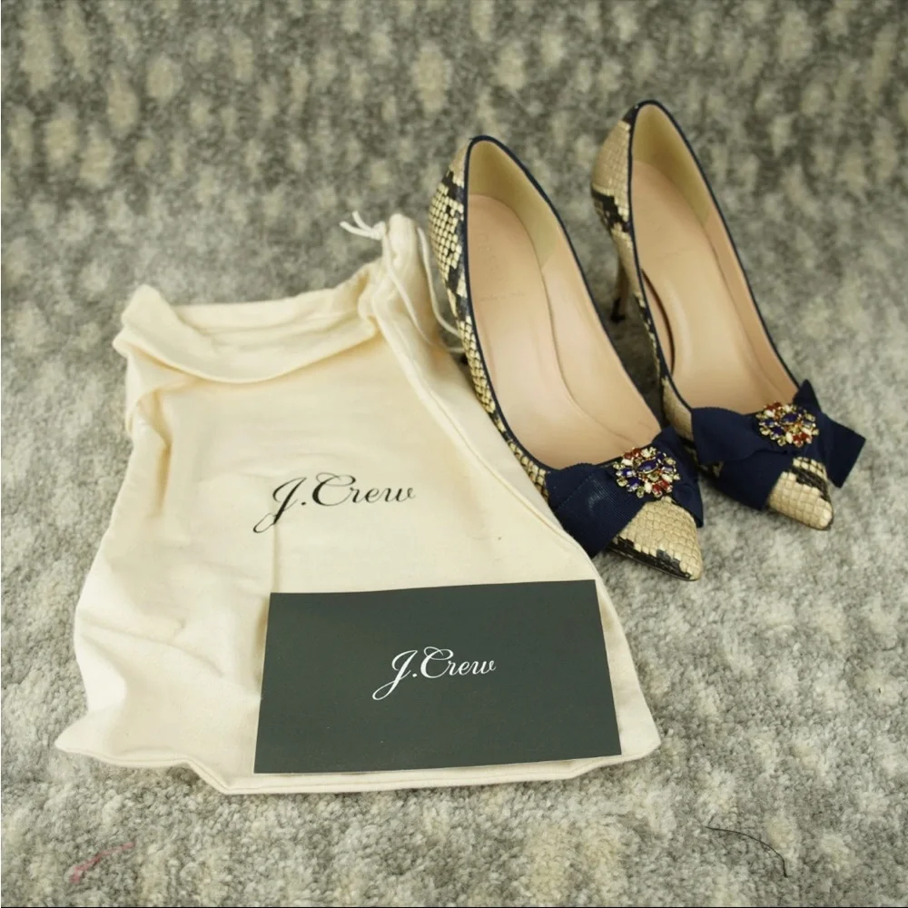 J. Crew step out
